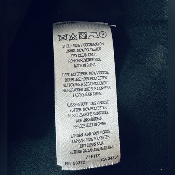 French Connection Tapir Wave Crepe Short Sleeve
Crew Neck Dress Size 6 - Picture 9 of 9